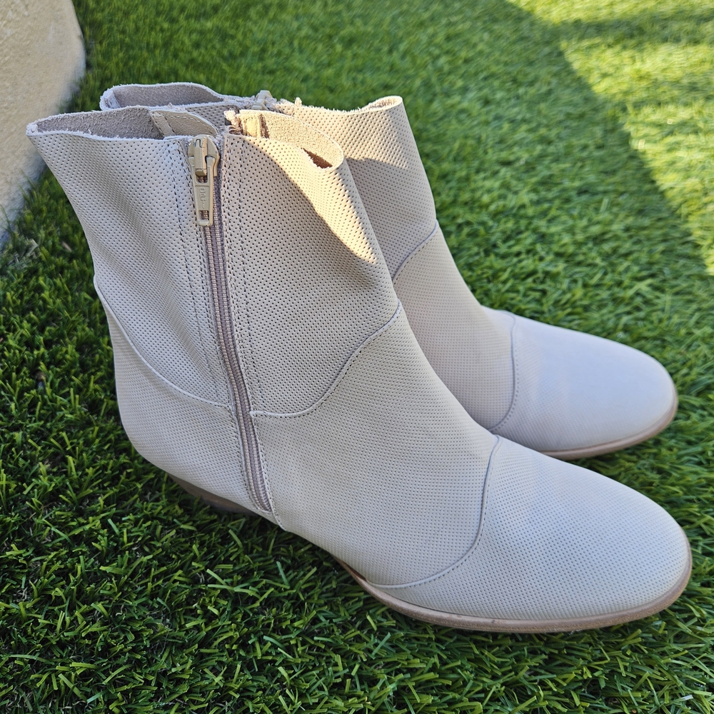 Amalfi Cream Ankle Boots